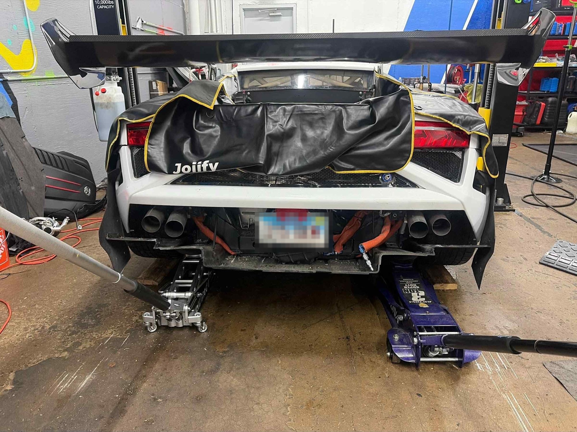 Gallardo Super Trofeo up on the jacks
